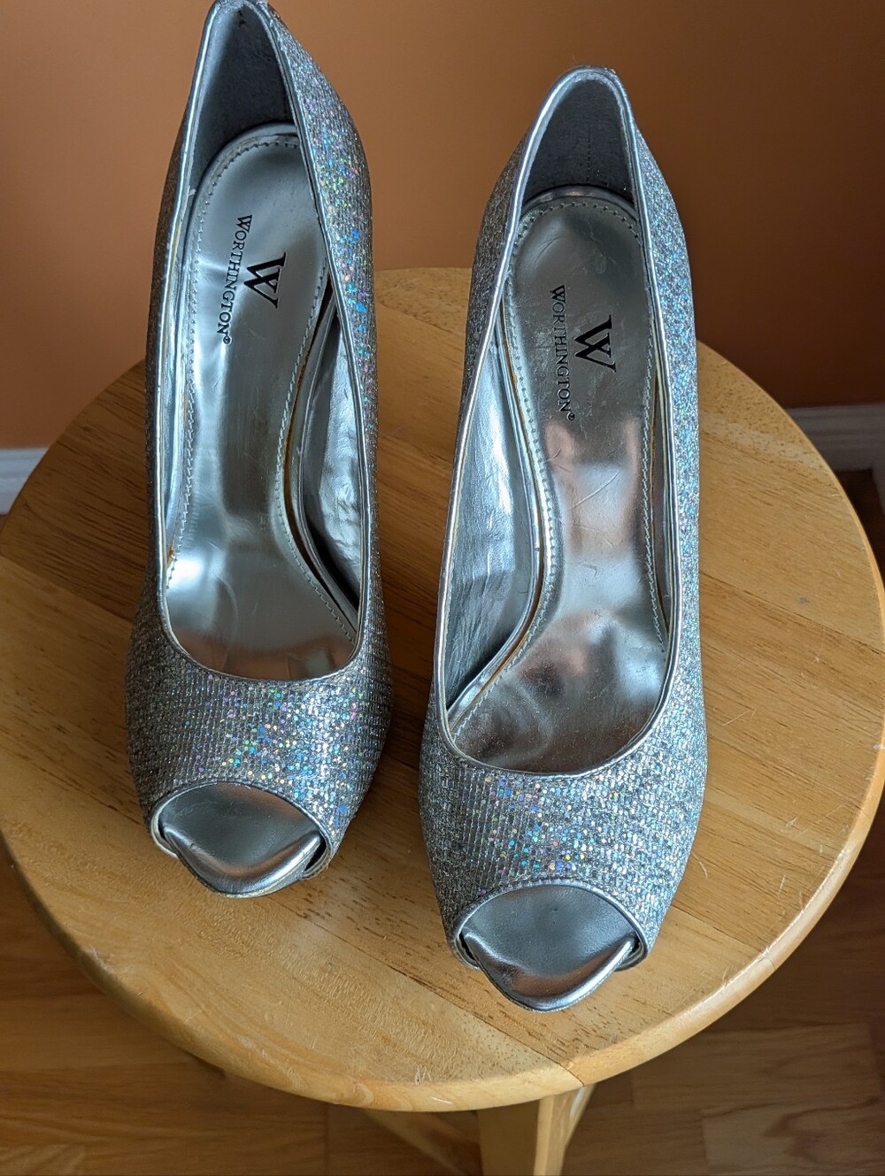 New Worthington Silver Glitter Peep-Toe Pumps